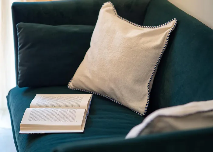Stylish Flat With Balcony - 15 Min To Duomo