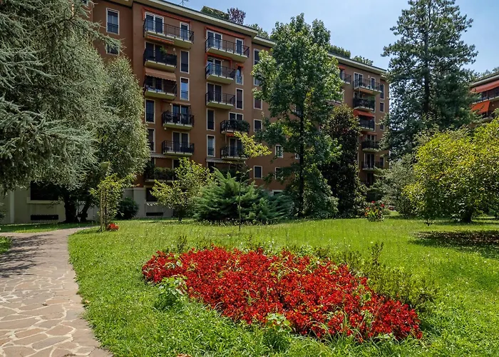Stylish Flat With Balcony - 15 Min To Duomo